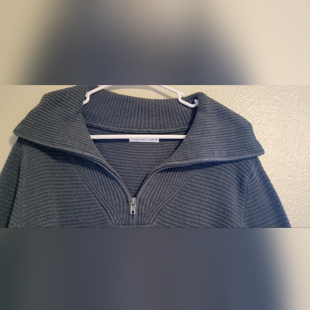 Women's Ribbed Sweater - Picture 7 of 10